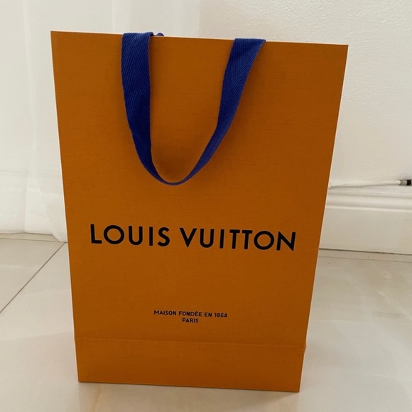 Authentic Louis Vuitton Storage Bag and Magnetic Box - Picture 4 of 4